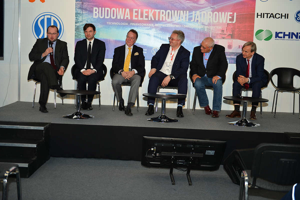 Dyskusja panelowa. Przy mikrofonie Przemysław Żydak